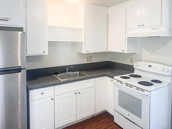5th image of 3097 Pearl Ave