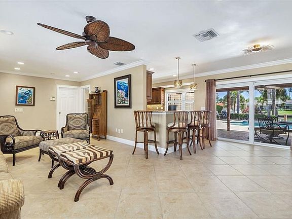 4th image of 728 Waterway Dr