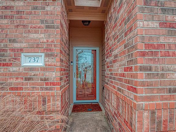 3rd image of 737 Grassy Knoll Ln