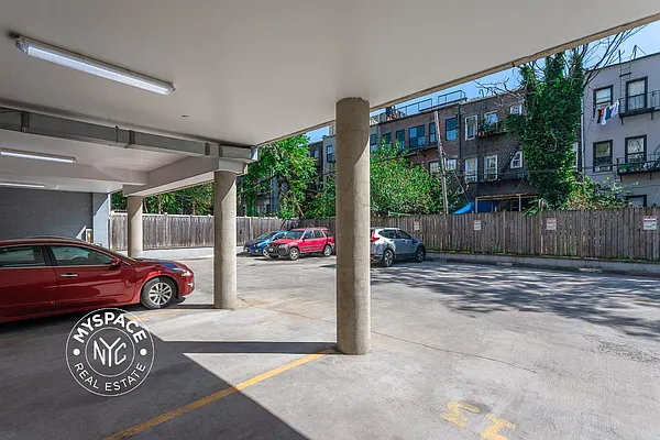 Rented by MySpaceNYC | media 32