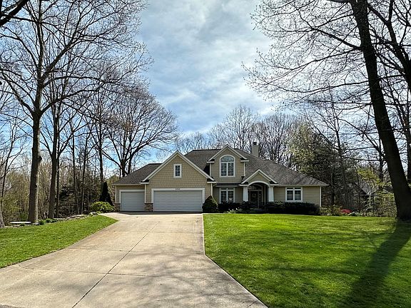 4th image of 10940 Derick Dr