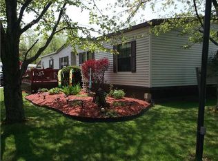 1063 Creekside Dr, Derby, NY 14047