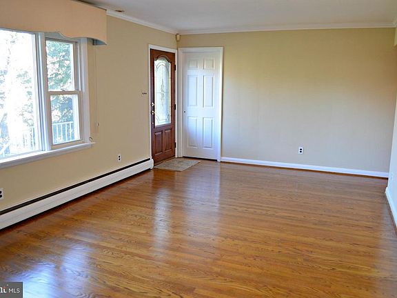 5th image of 2035 Devere Ln