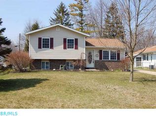 210 Lakeview Ct, Marysville, OH 43040