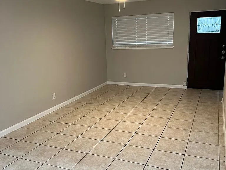 2413 Leon St #103 — Photo 3
