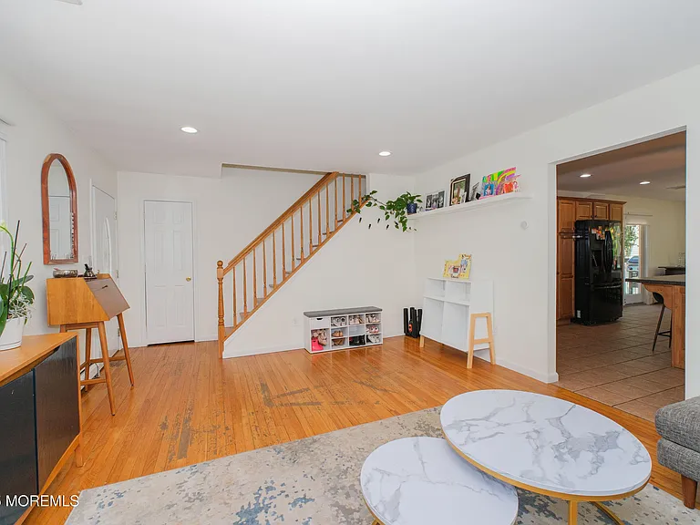 209 Woodcrest Rd — Photo 5