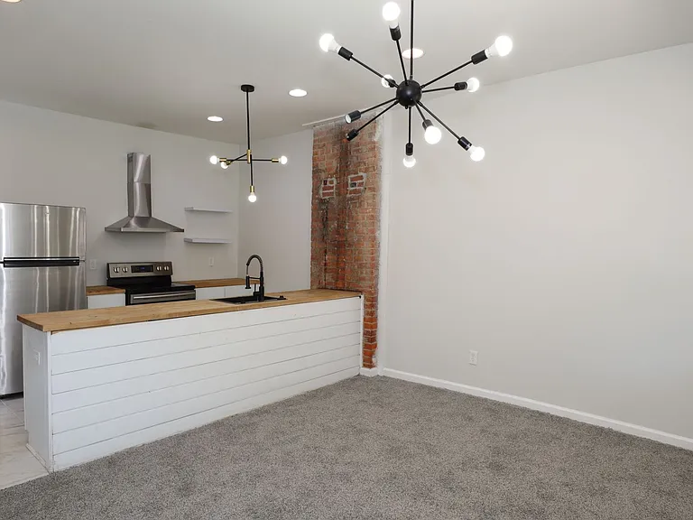 126 & 128 N Colorado Ave — Photo 3