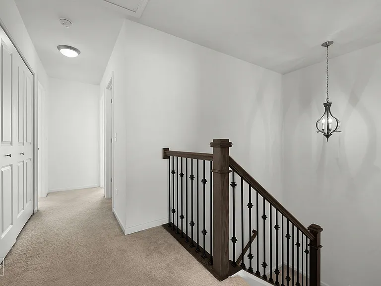 821 W Chase Ln — Photo 15