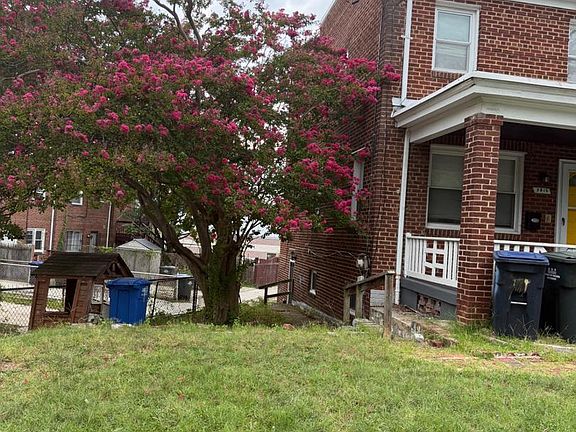 5th image of 3816 Blaine St NE