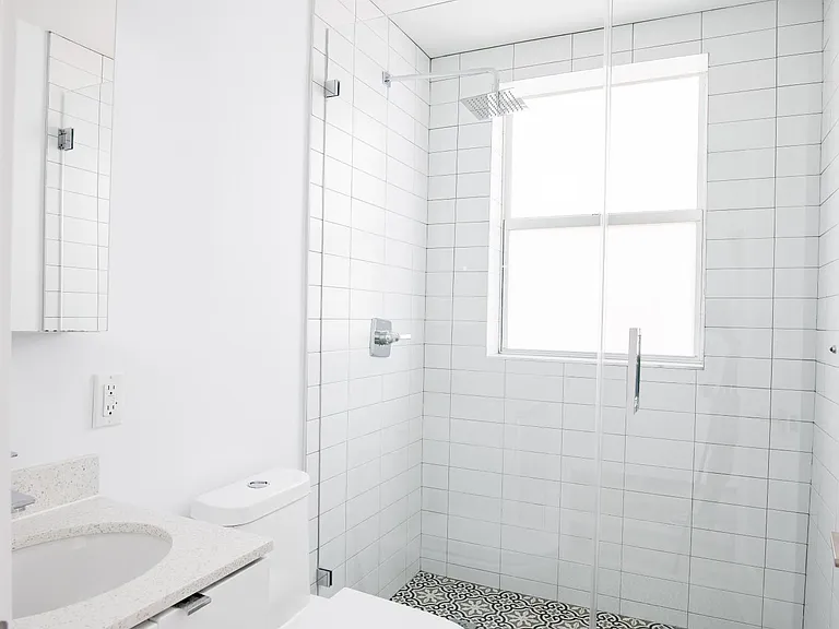 1814 SW 22nd Ave #8 — Photo 12