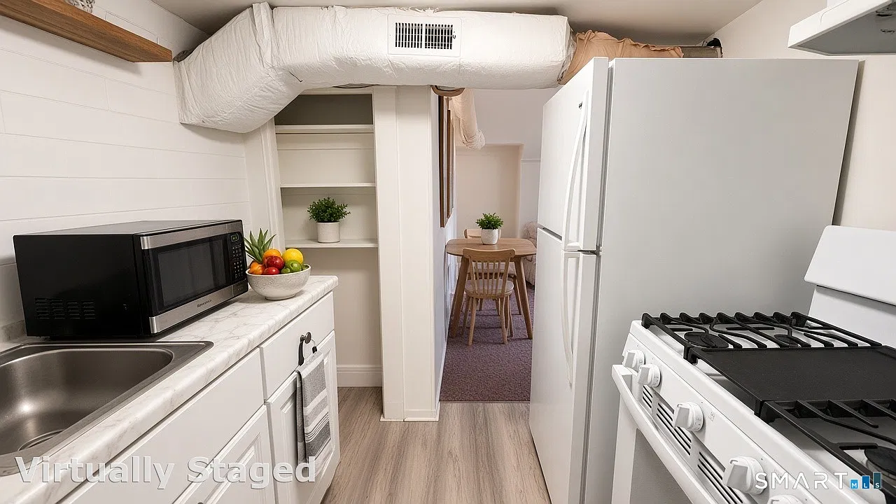 2 bed, 1.0 bath, 560 sqft, $1,700 — Photo 3