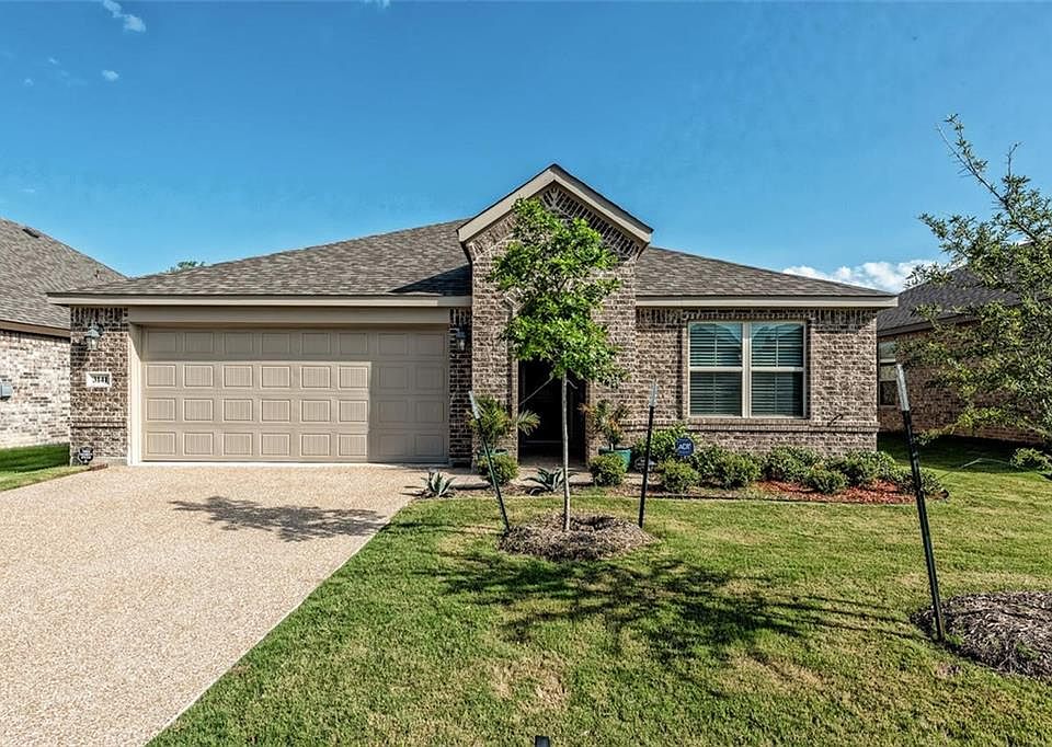 1st image of 3141 Paint Horse Dr