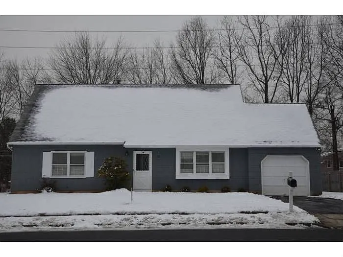 39 Roxy Ave photo 1