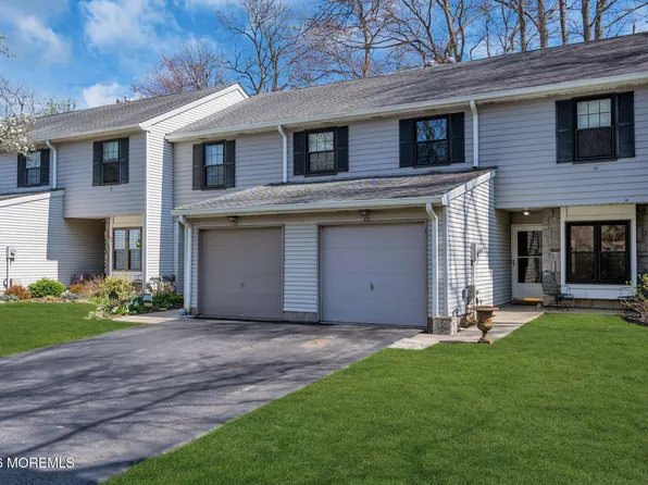 12 Hunters Run #12, Oceanport, NJ 07757