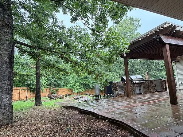1 Yarty Ln, Bella Vista, AR 72715
