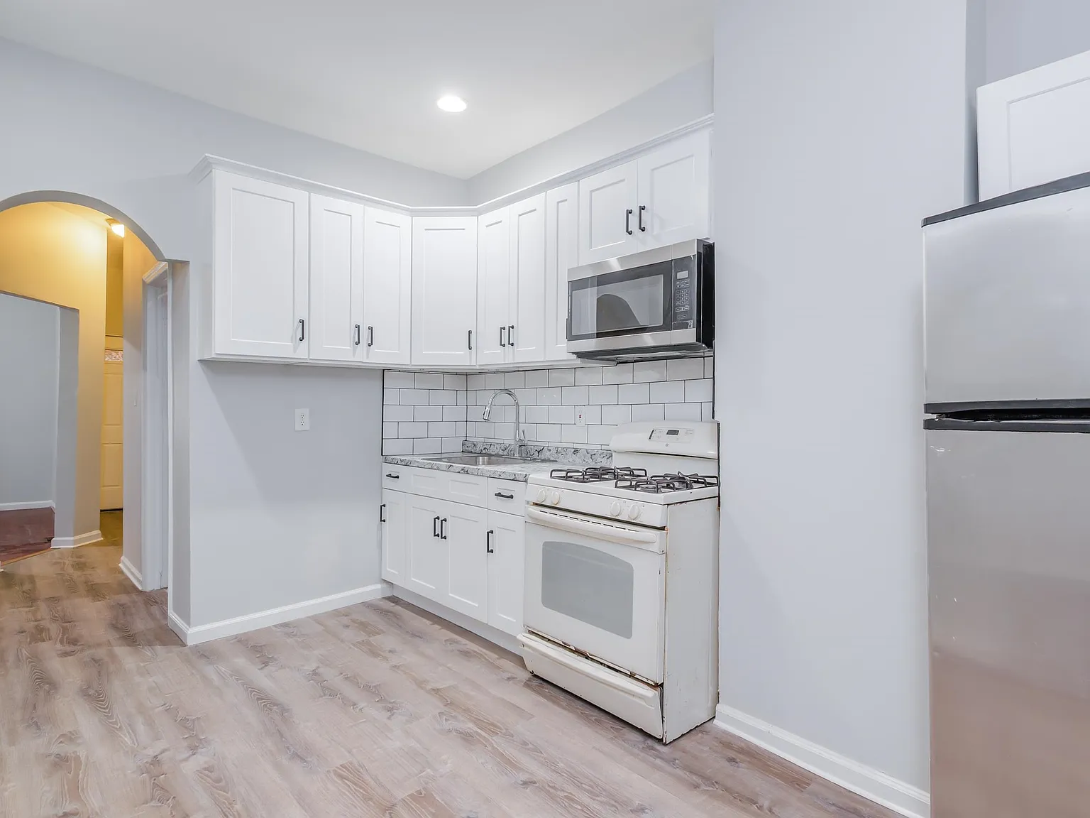 3 bed, 1.0 bath, $2,450 — Photo 4