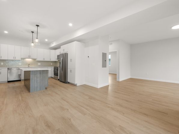 Centre Square Village | 100 N Main St, Bristol, CT
