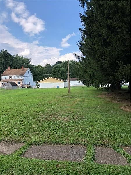 2nd image of 763 Maxwell Ave