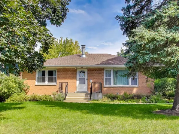 927 Half Day Rd, Highland Park, IL 60035