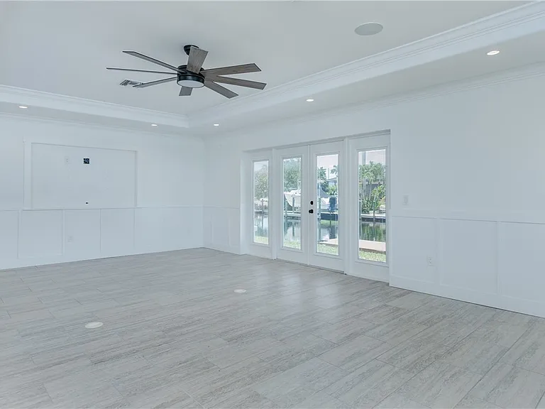 5609 De Soto Ct — Photo 27