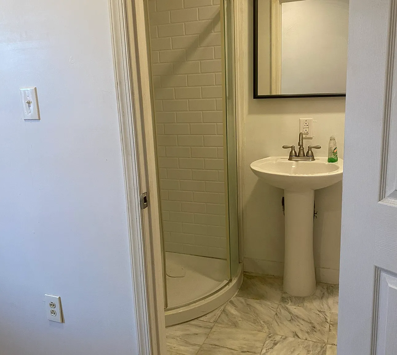 Studio, 180 sqft, $750 — Photo 3