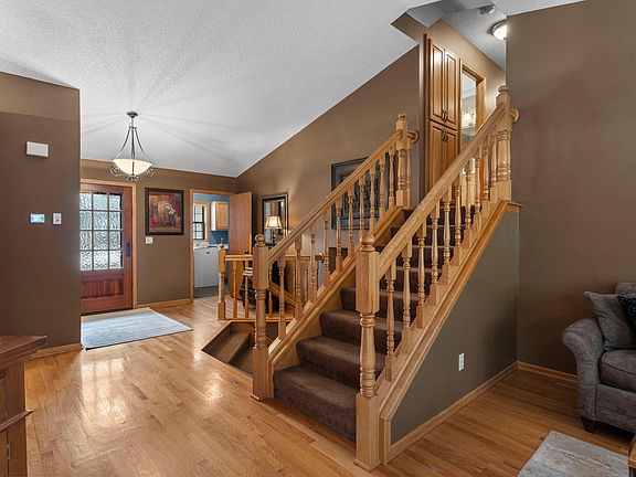 5th image of 476 Hawthorn Rd