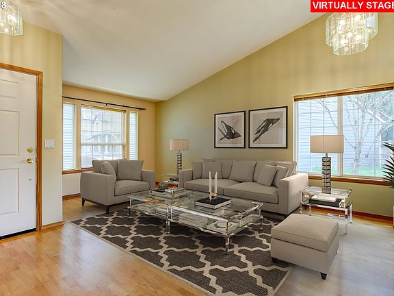 4th image of 150 NE Chancellor Ct