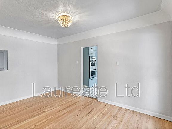 5th image of 1050 N Pearl St APT 101
