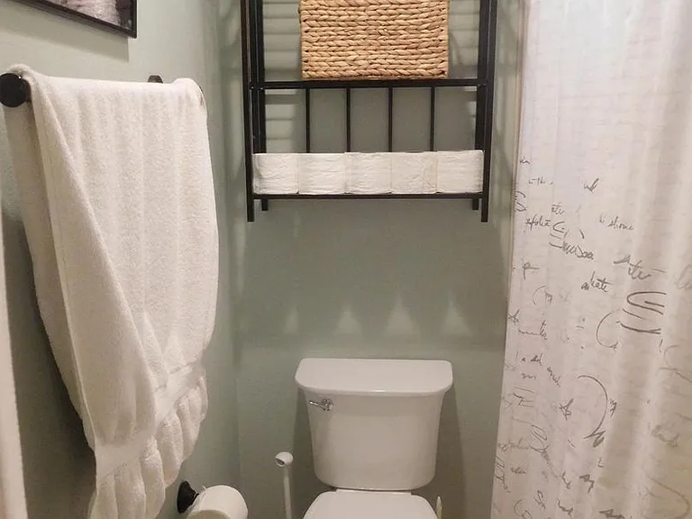 527 Matthew St — Photo 12
