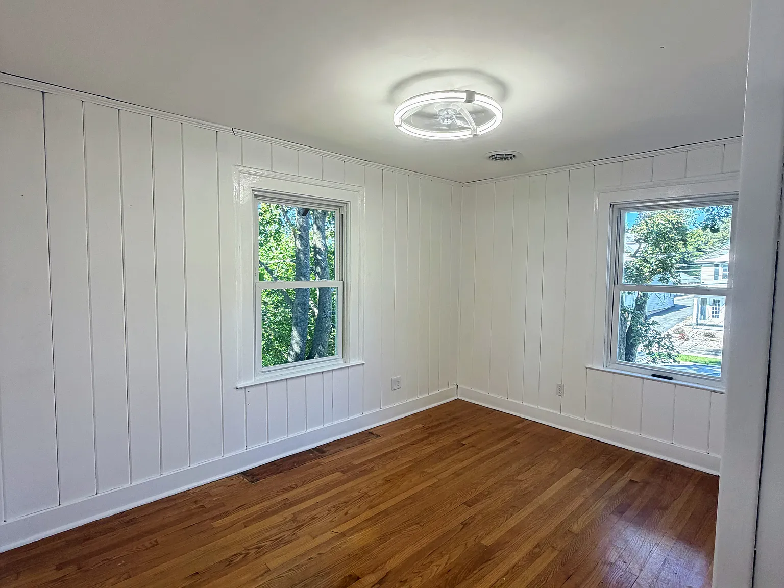 2 bed, 900 sqft, $1,350 — Photo 2