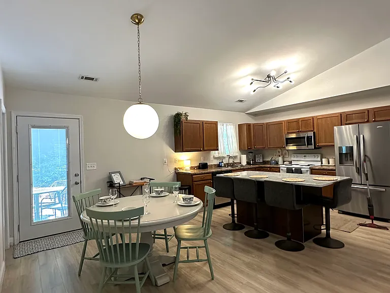 Falcon Ridge Dr — Photo 2