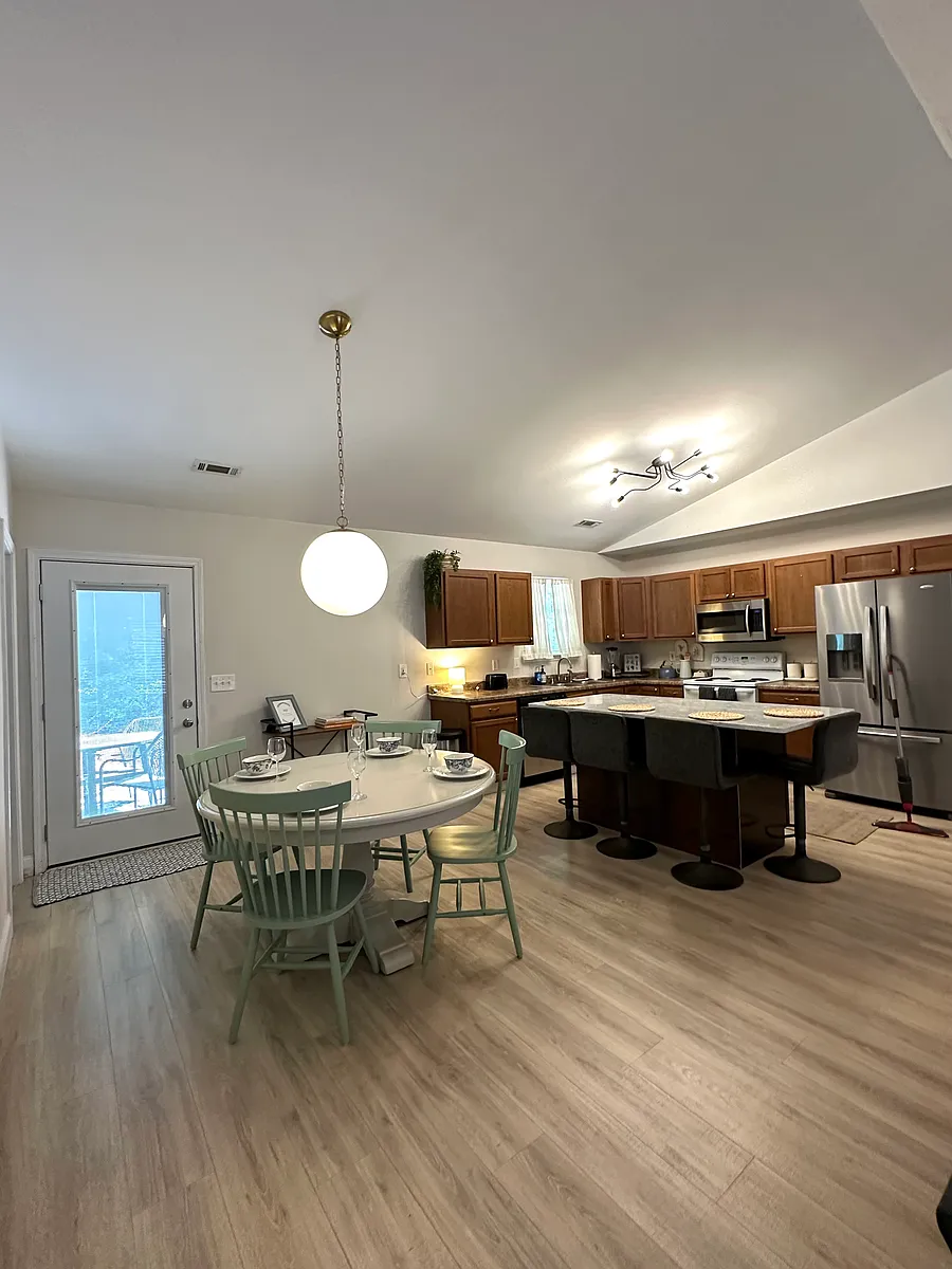Building Photo - Falcon Ridge Dr