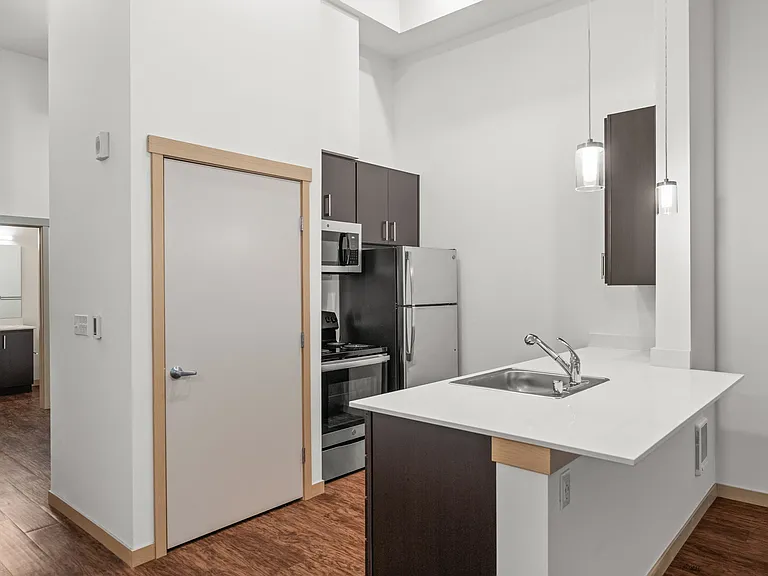 Bridgeview — Photo 12