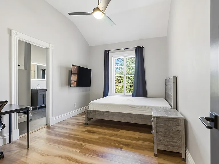 7358 Pershing Ave #1-E — Photo 8