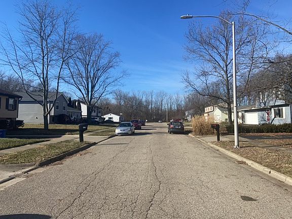 4th image of 6990 Blackoak Dr