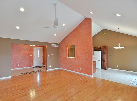 4th image of 802 Banbury Dr