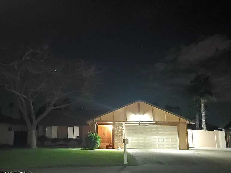 14237 N 41st Dr — Photo 17