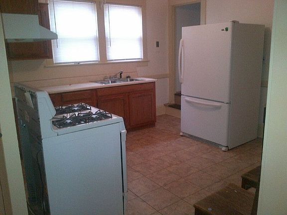 3rd image of 11 Harwood St