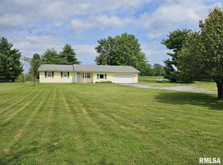 18606 N Hails Ln, Mount Vernon, IL 62864