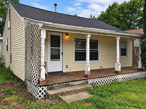 3rd image of 1073 Boyle Rd