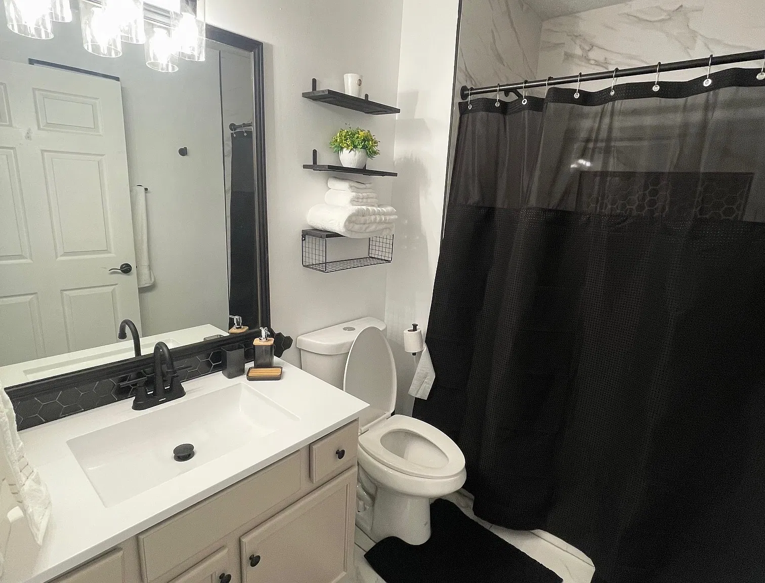 3 bed, 1255 sqft, $2,000 — Photo 4