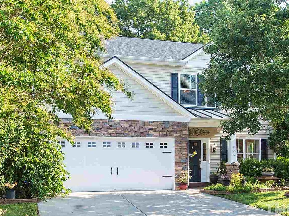 1st image of 826 Blue Lake Dr