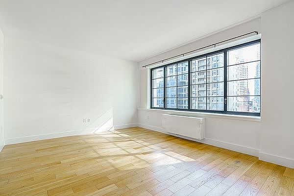 1st image of 27-21 44th Dr #505A