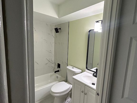 4th image of 1135 N Boxwood Dr APT 203