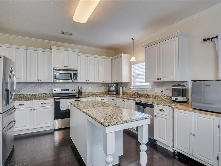 2507 Kari Ln — Photo 12