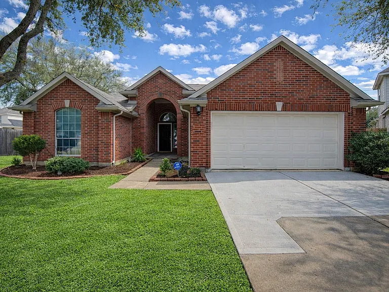 14802 Newton Falls Ln — Photo 1