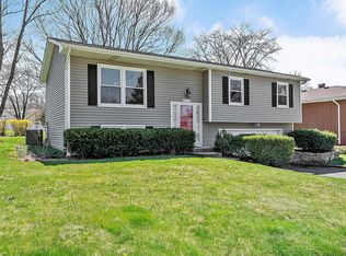 2167 Midhurst Rd, Downers Grove, IL 60516