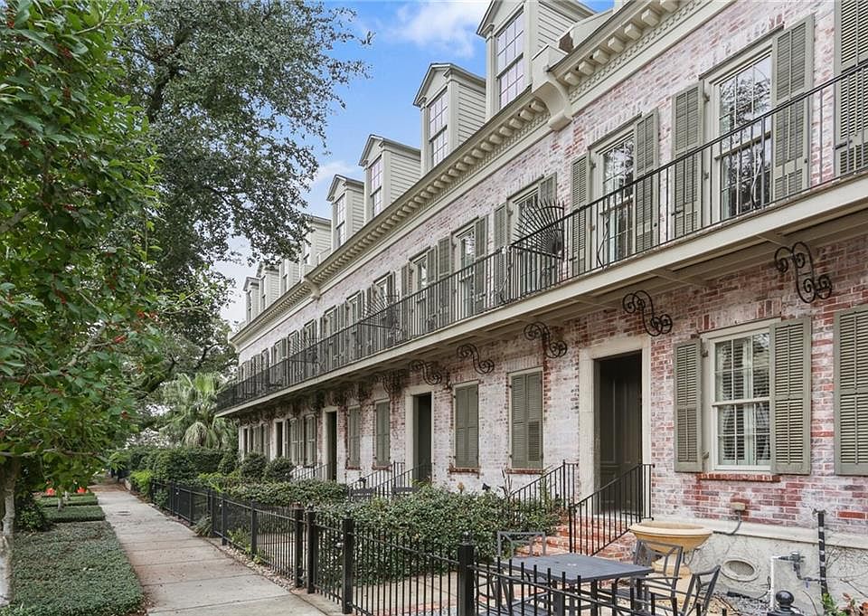 1st image of 2113 Prytania St