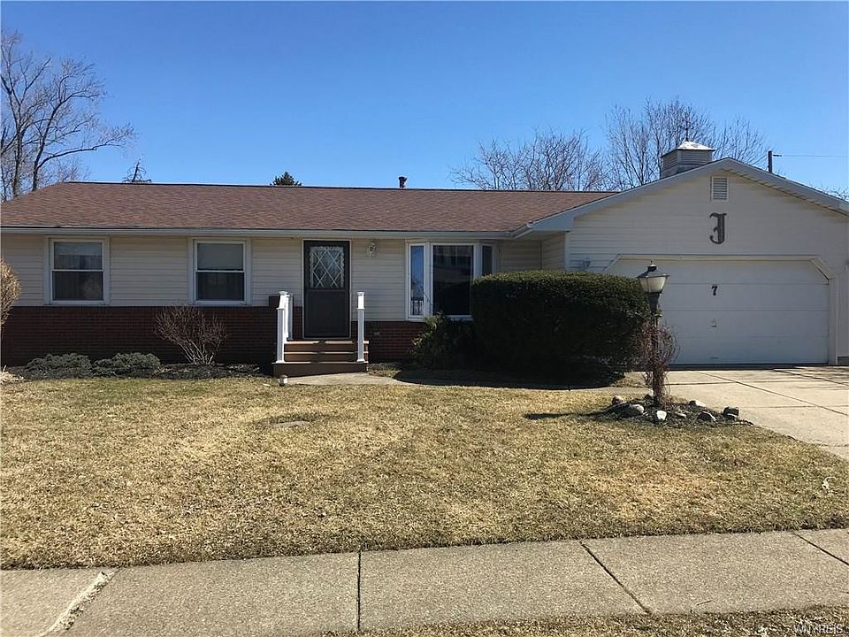 1st image of 7 Gaby Ln