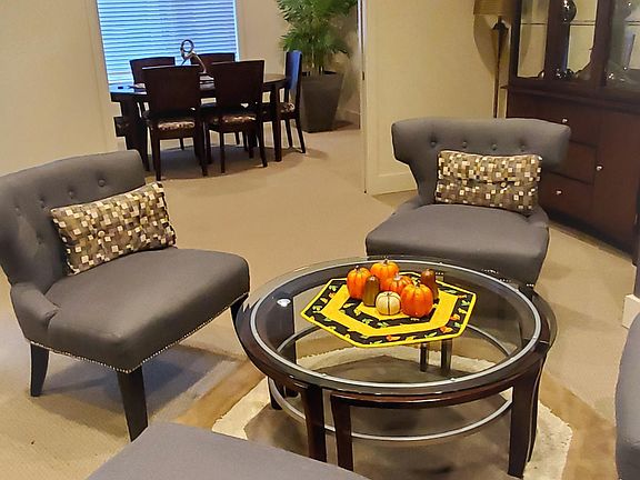 Receiving room and meeting room at the main lobby
